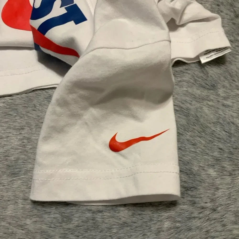 NWOT Nike Tee & Wrangler Skinny Jeans - Picture 3 of 9